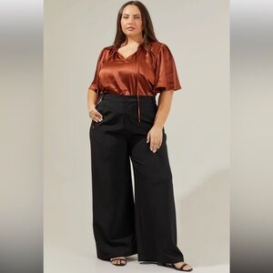 NWOT Sugarlips Angela Satin Tie Neck Flutter Sleeve
Blouse Size 2X